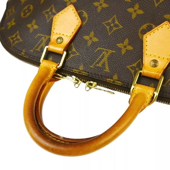 (1) ❤️entry into Lv Alma monthly givey Lip gloss - Picture 4 of 9